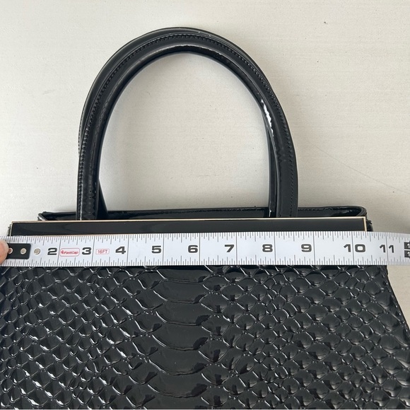 Elegant Black Textured Handbag Purse Structured Shoulder Bag Patent Faux Leather - Picture 11 of 16